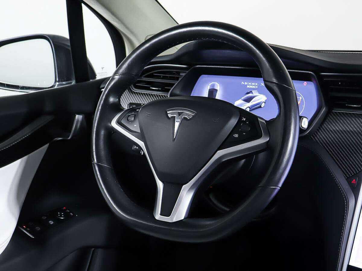 Tesla Model X с пробегом — 2018 год. Фото: #14