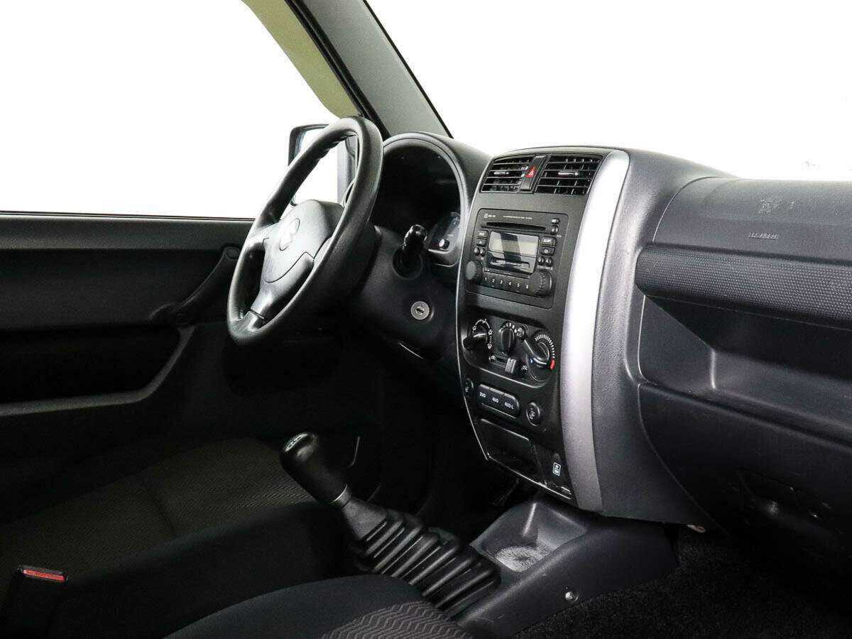 Suzuki Jimny с пробегом — 2013 год. Фото: #6