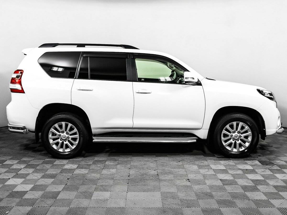 Toyota Land Cruiser Prado с пробегом — 2016 год. Фото: #3