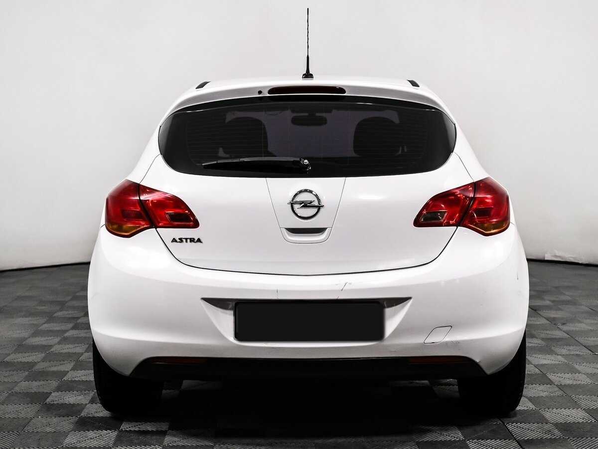 Opel Astra с пробегом — 2011 год. Фото: #5