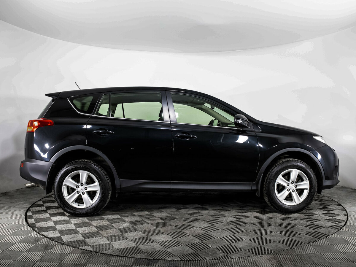 Toyota RAV4 с пробегом — 2013 год. Фото: #3