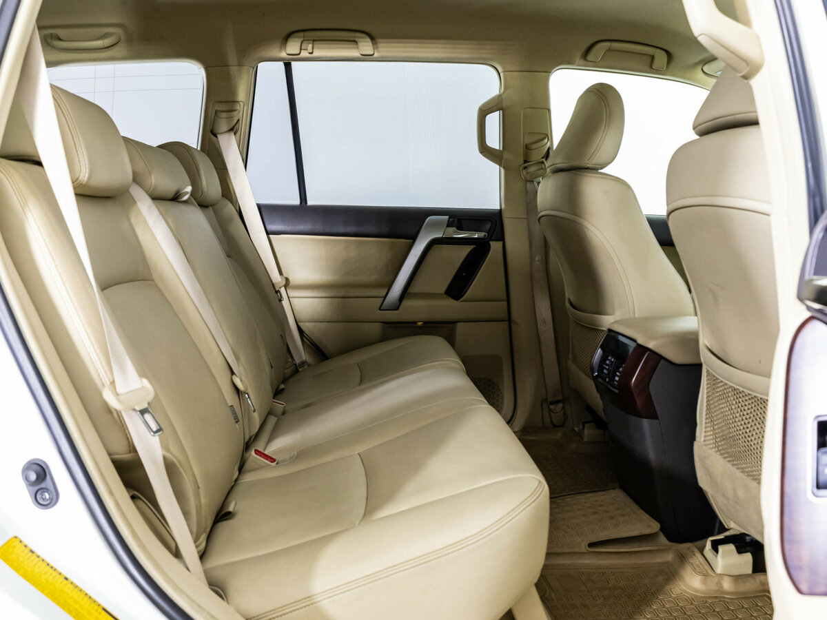 Toyota Land Cruiser Prado с пробегом — 2016 год. Фото: #18