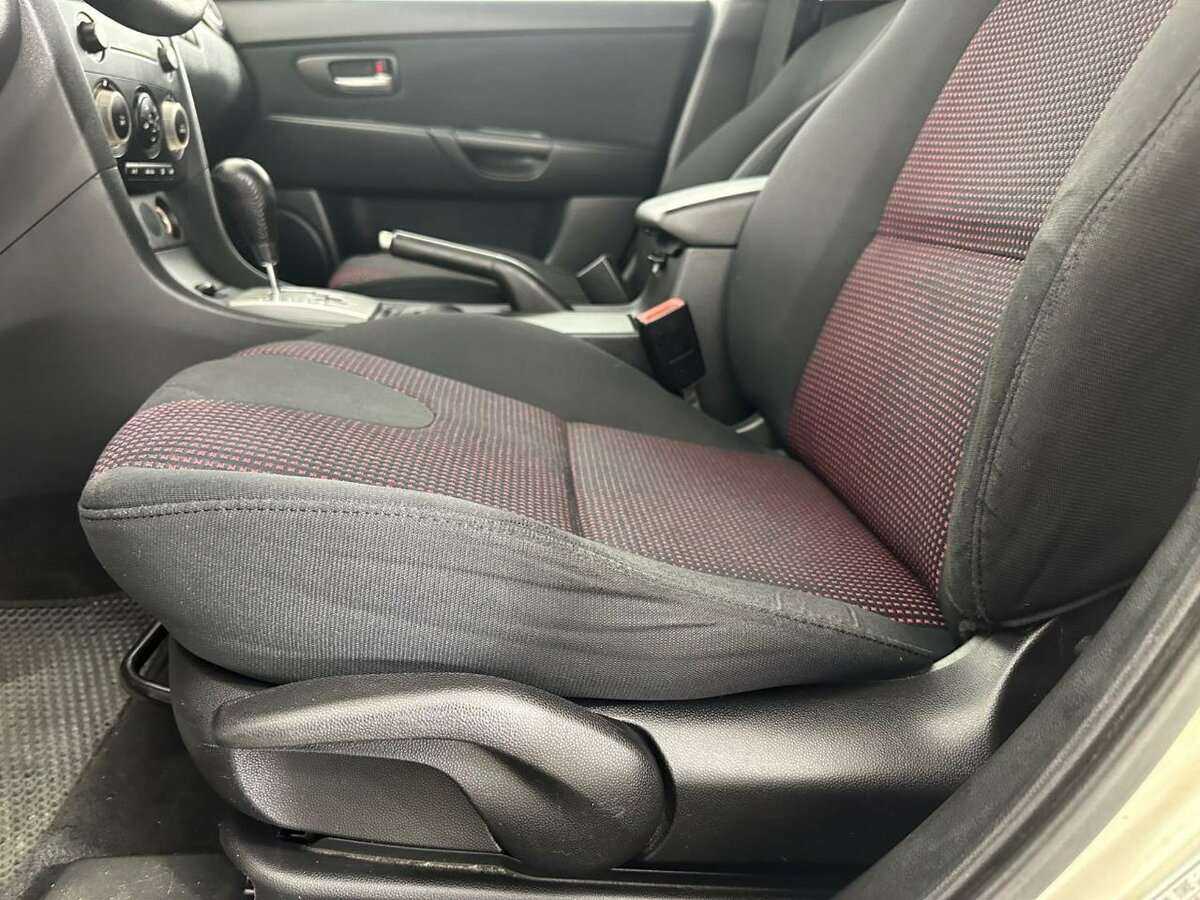 Mazda 3 с пробегом — 2006 год. Фото: #9