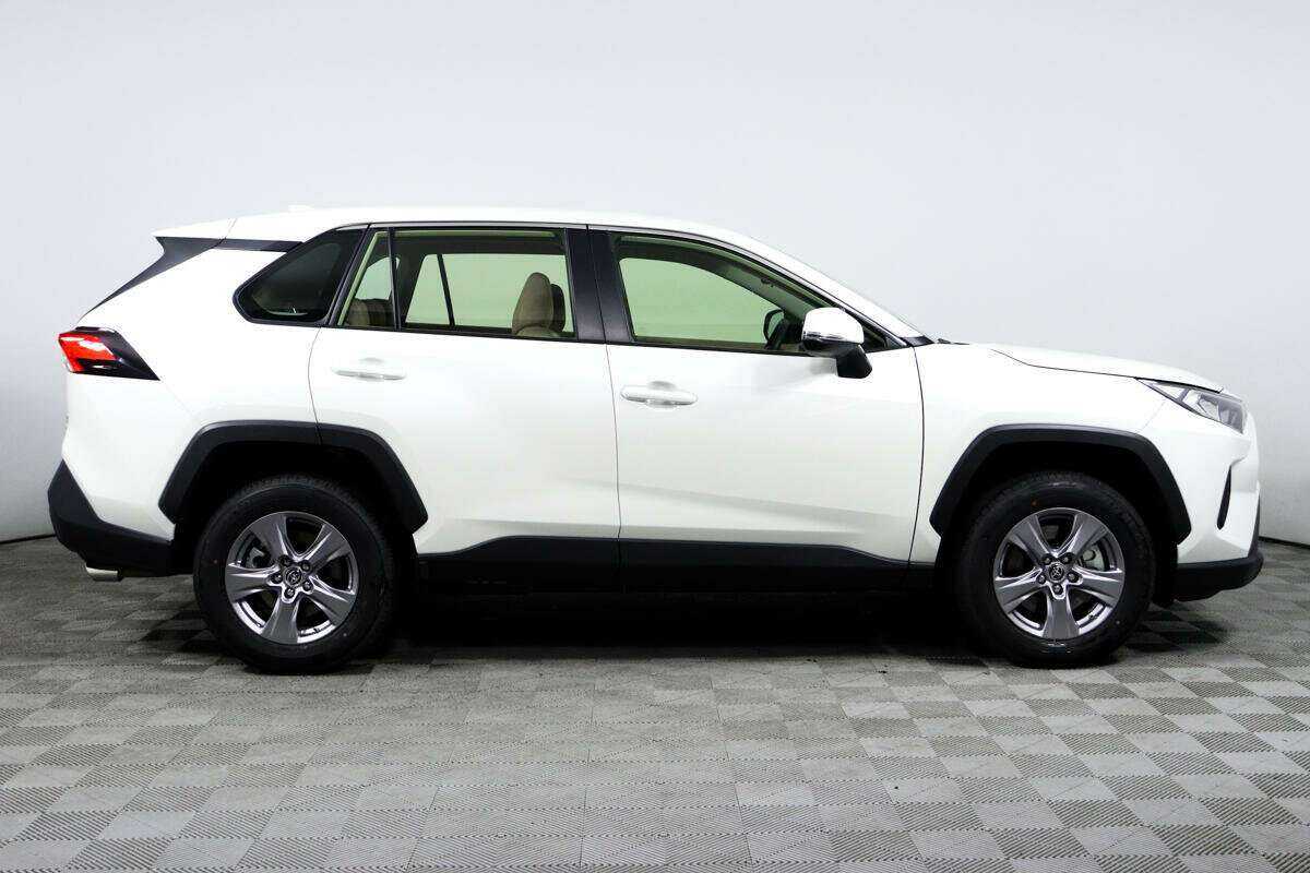 Toyota RAV4 с пробегом — 2022 год. Фото: #3