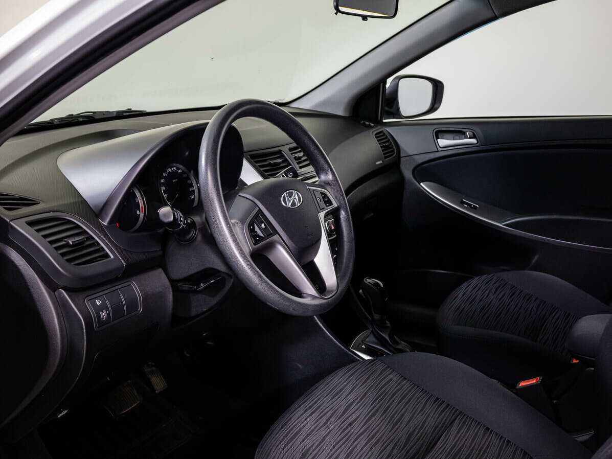 Hyundai Solaris с пробегом — 2016 год. Фото: #10