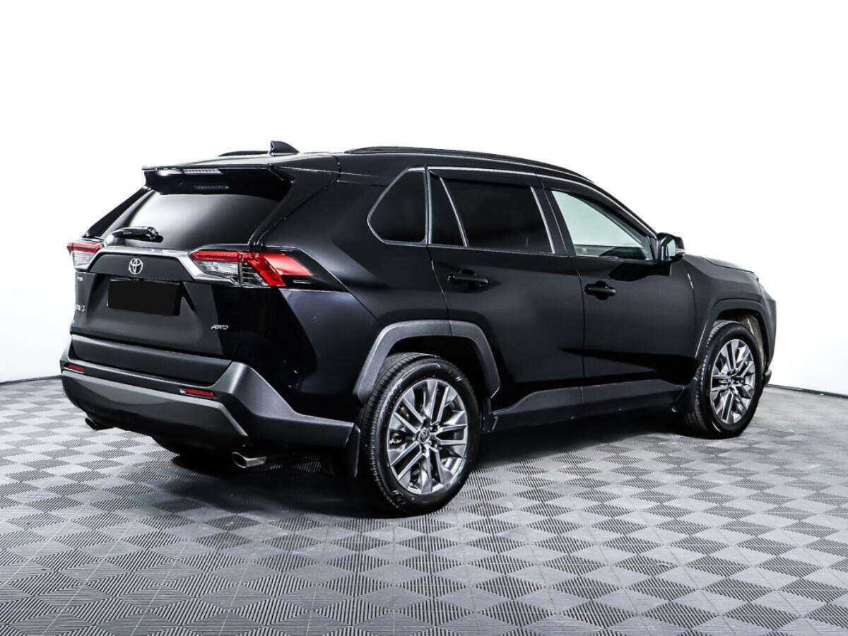 Toyota RAV4 с пробегом — 2021 год. Фото: #4