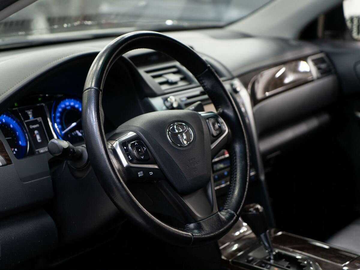 Toyota Camry с пробегом — 2015 год. Фото: #4