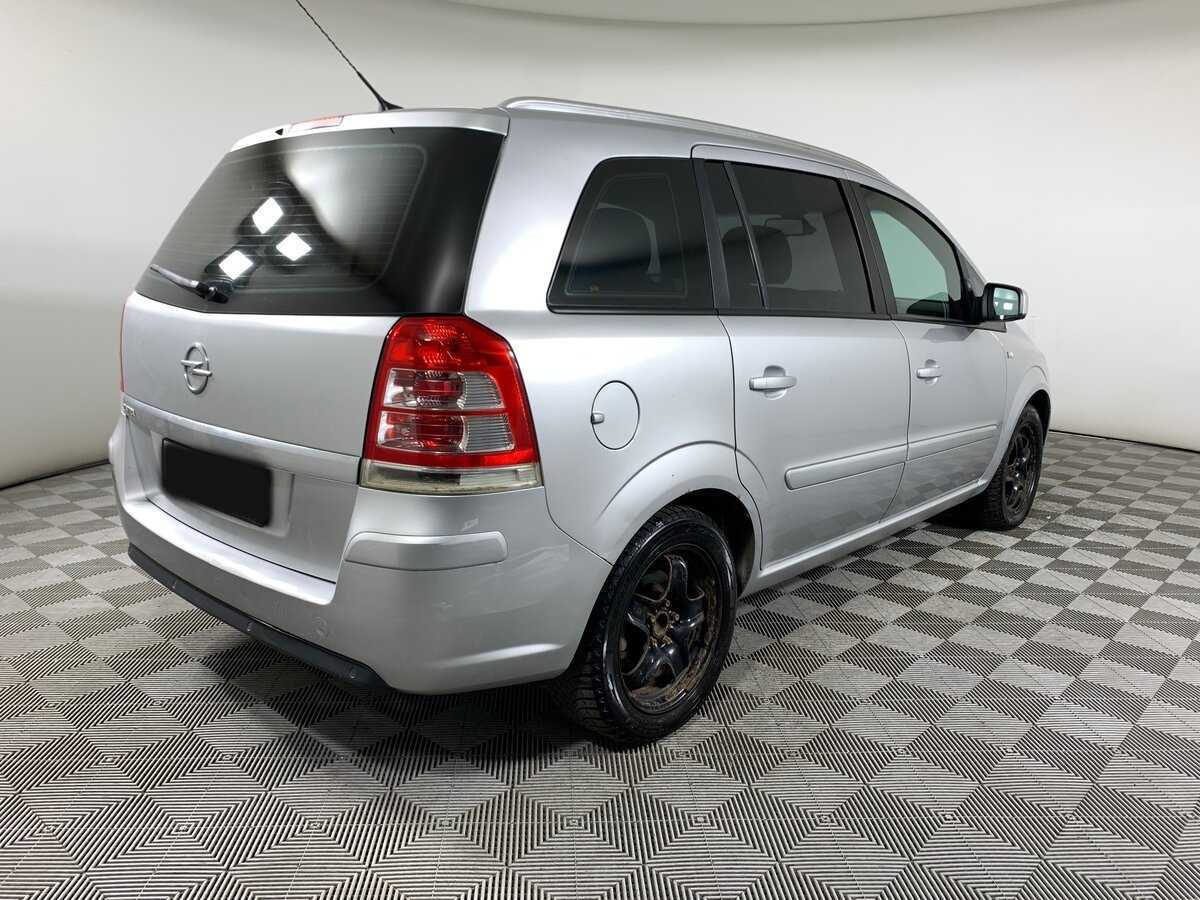 Opel Zafira с пробегом — 2012 год. Фото: #4