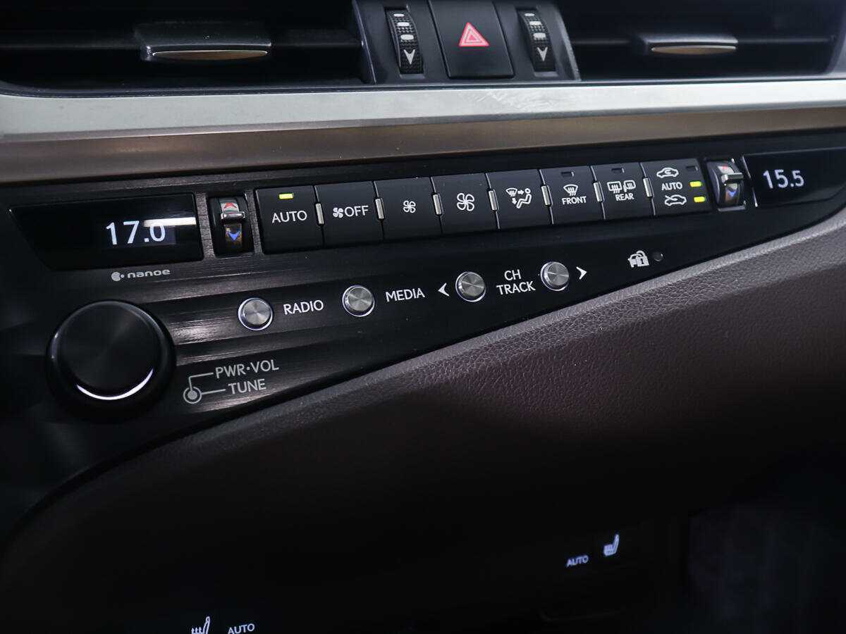 Lexus ES с пробегом — 2020 год. Фото: #17