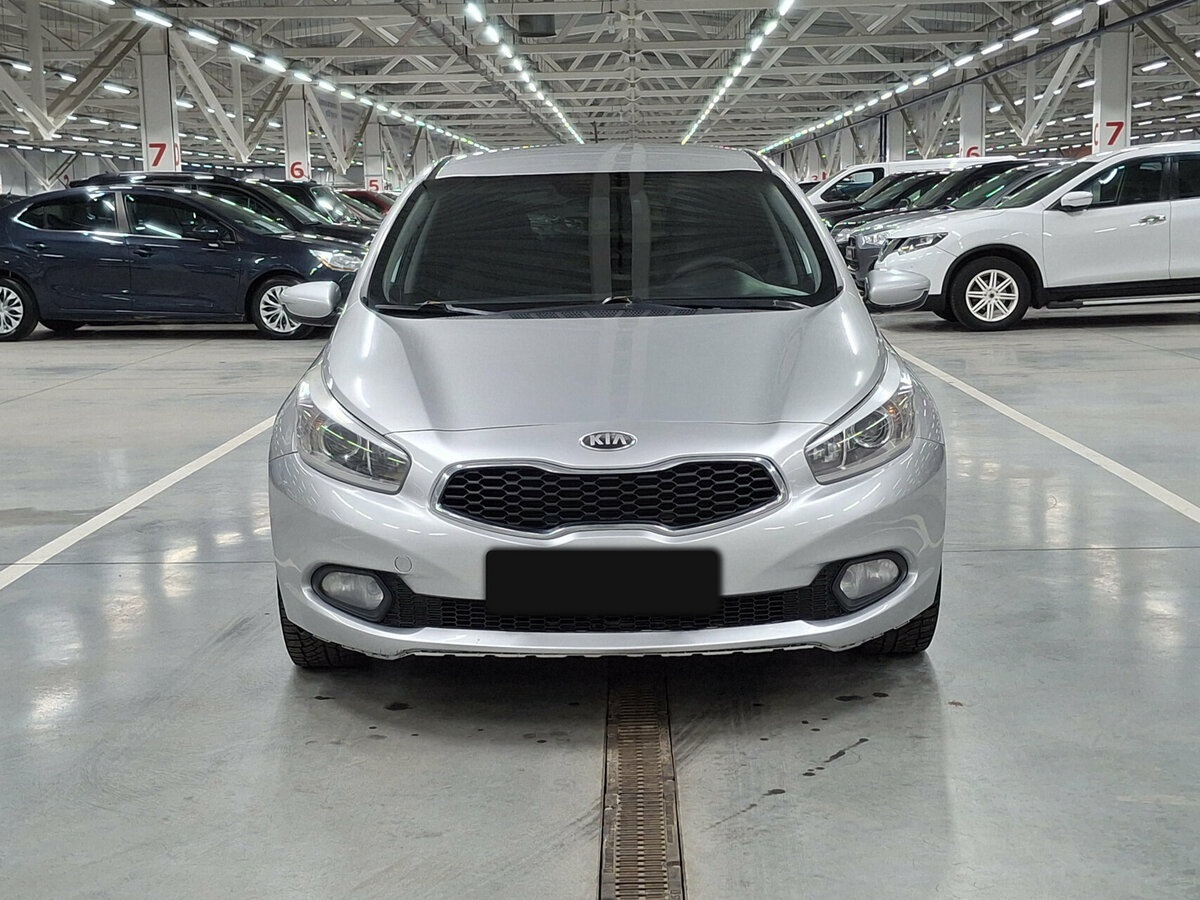 Kia Ceed с пробегом — 2013 год. Фото: #1