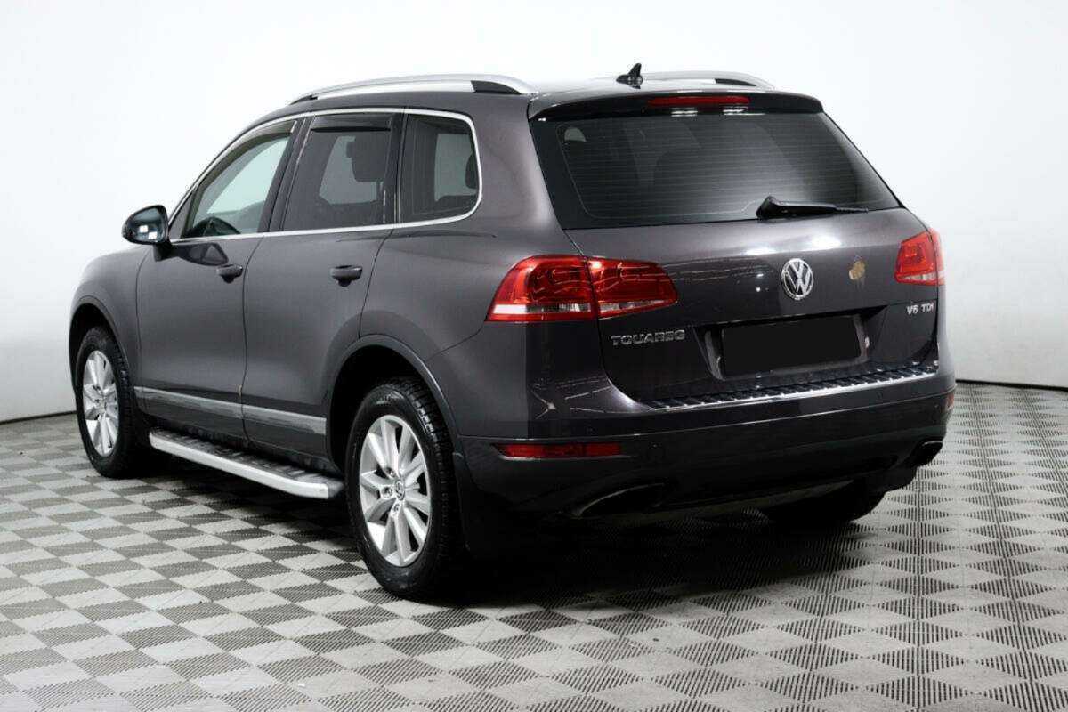 Volkswagen Touareg с пробегом — 2011 год. Фото: #6