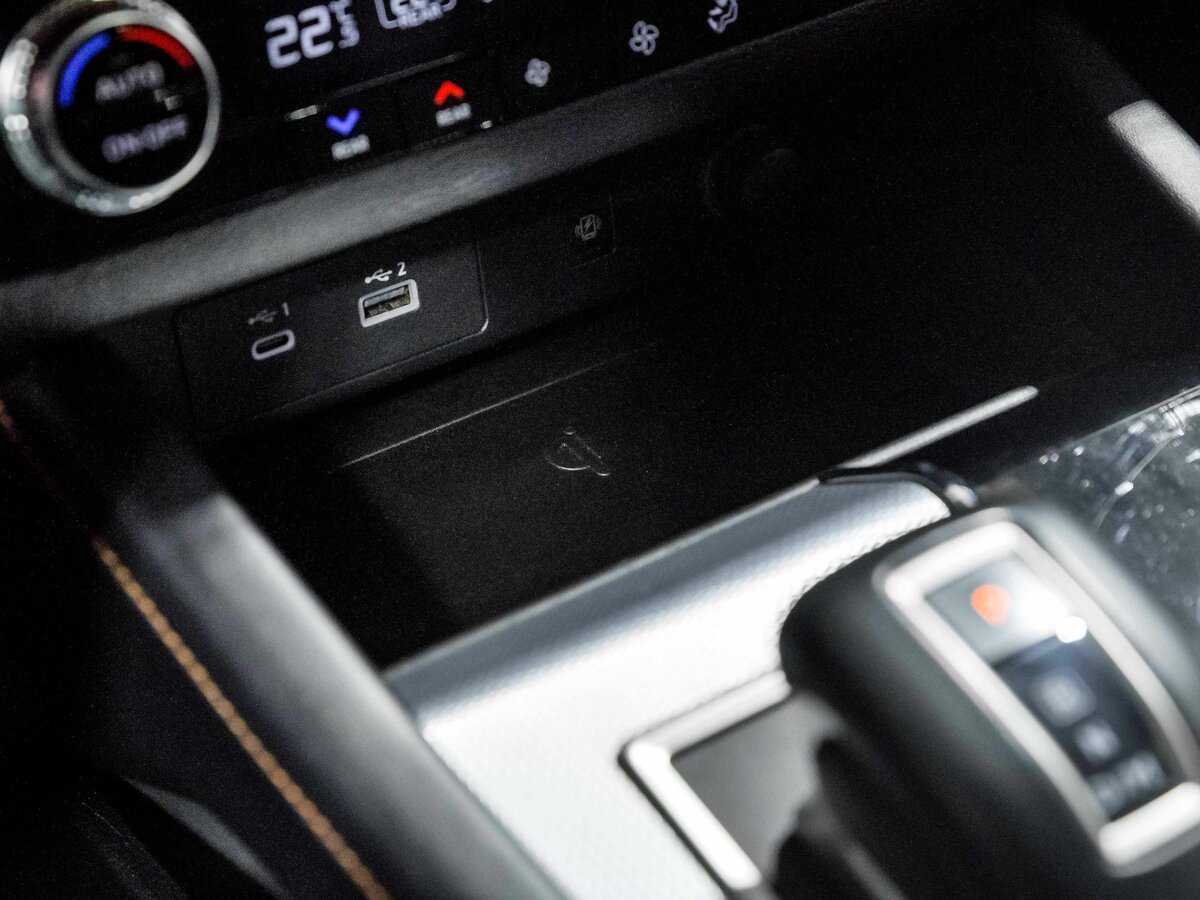 Mitsubishi Outlander с пробегом — 2023 год. Фото: #11