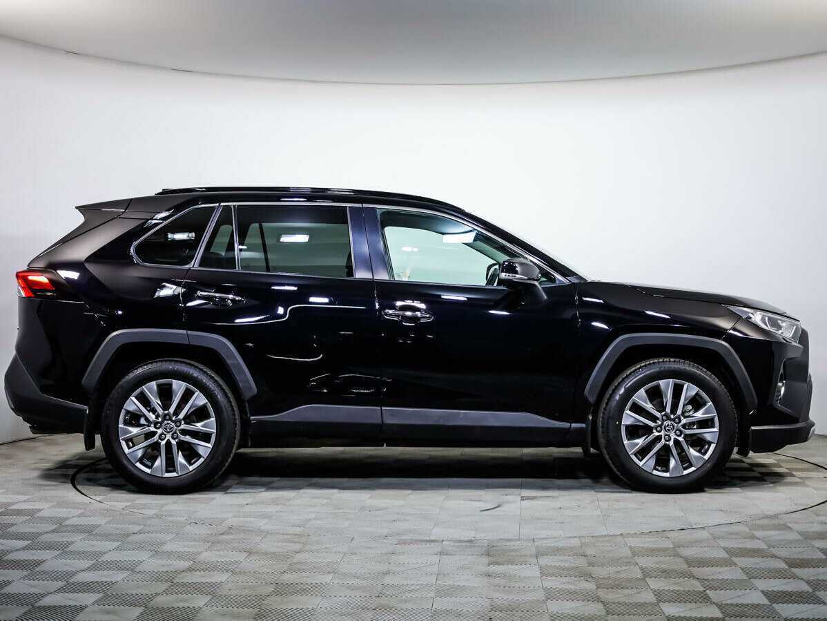 Toyota RAV4 с пробегом — 2021 год. Фото: #3