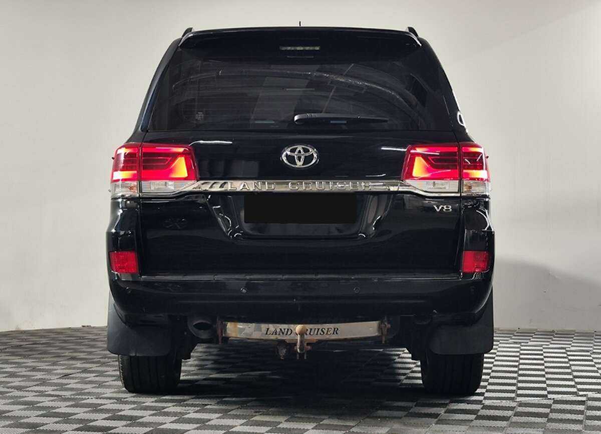 Toyota Land Cruiser с пробегом — 2016 год. Фото: #4