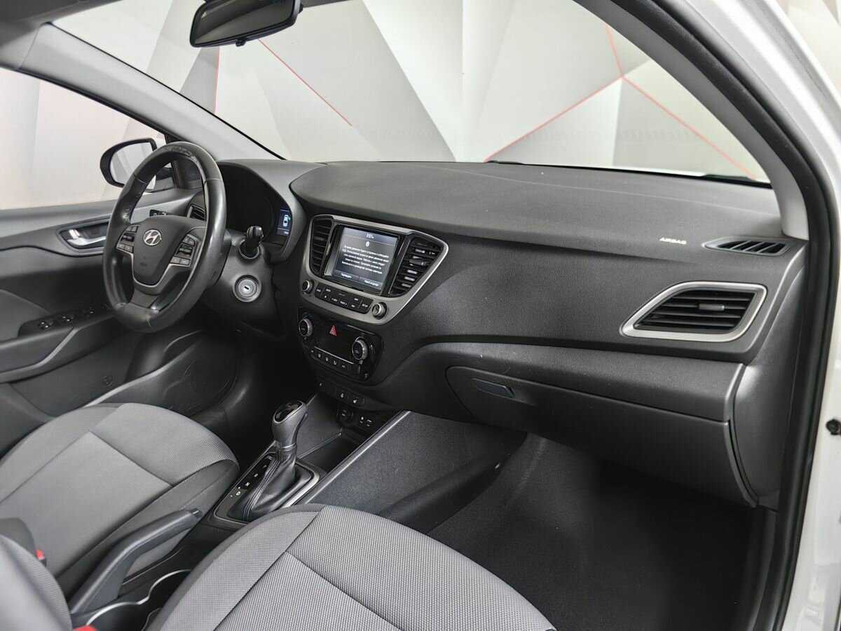 Hyundai Solaris с пробегом — 2017 год. Фото: #9