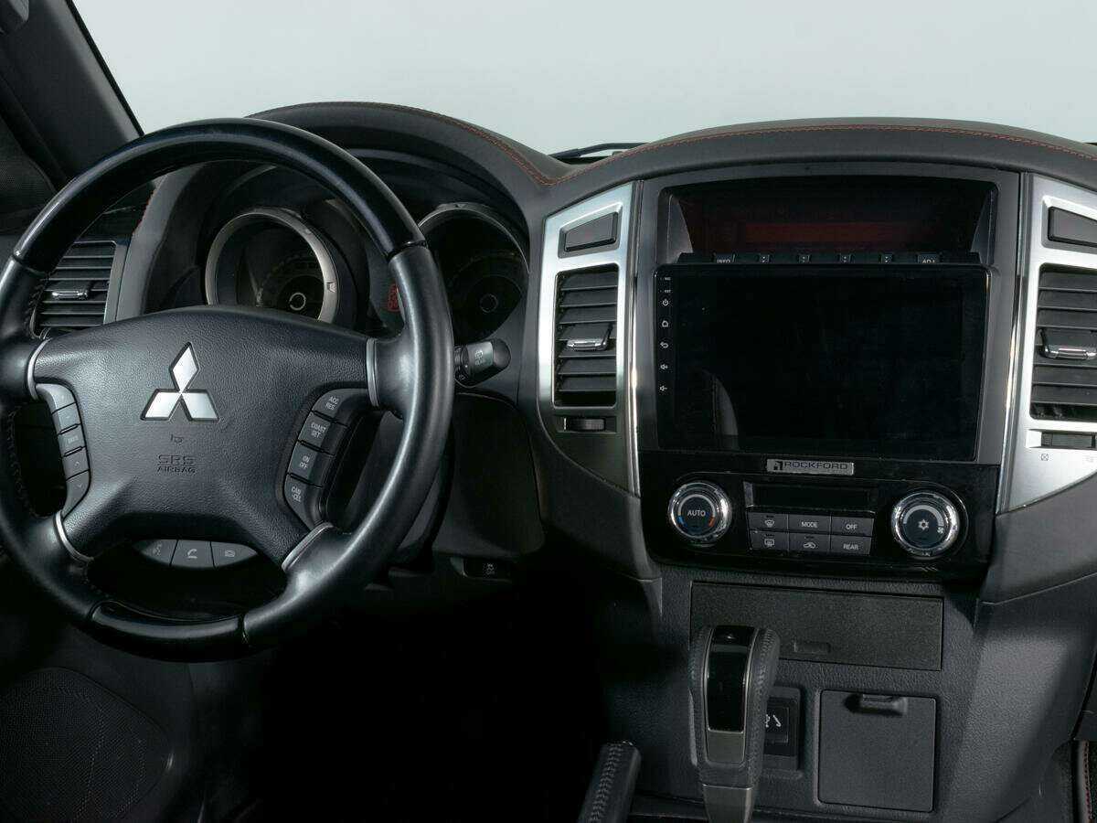 Mitsubishi Pajero с пробегом — 2019 год. Фото: #8