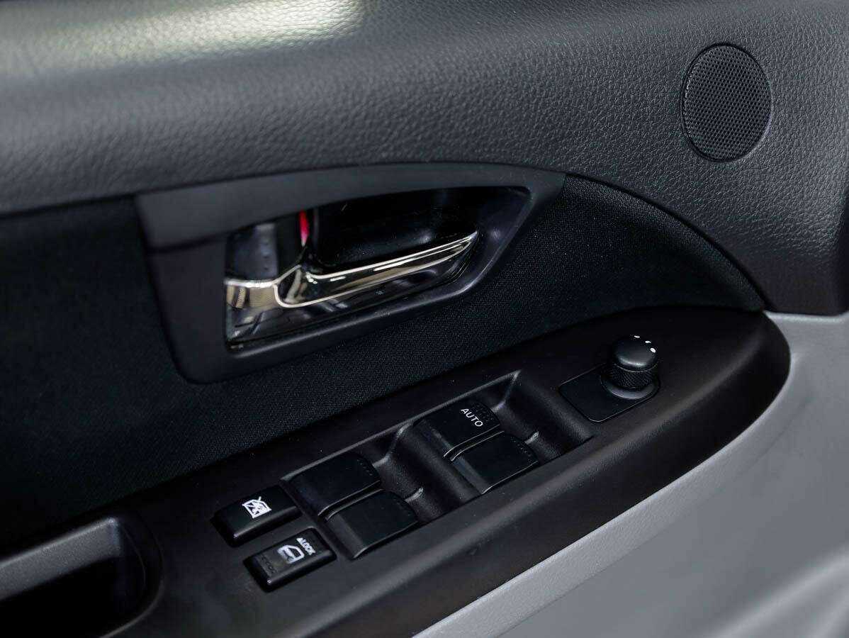 Suzuki SX4 с пробегом — 2011 год. Фото: #10