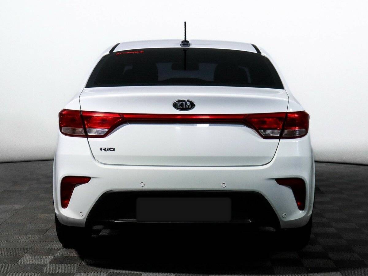 Kia Rio с пробегом — 2017 год. Фото: #5