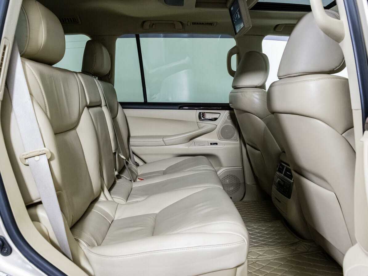 Lexus LX с пробегом — 2008 год. Фото: #19