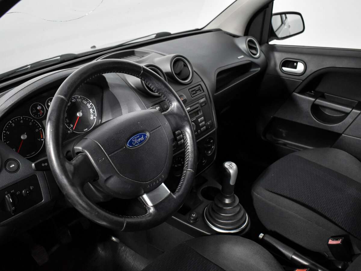 Ford Fiesta с пробегом — 2007 год. Фото: #8