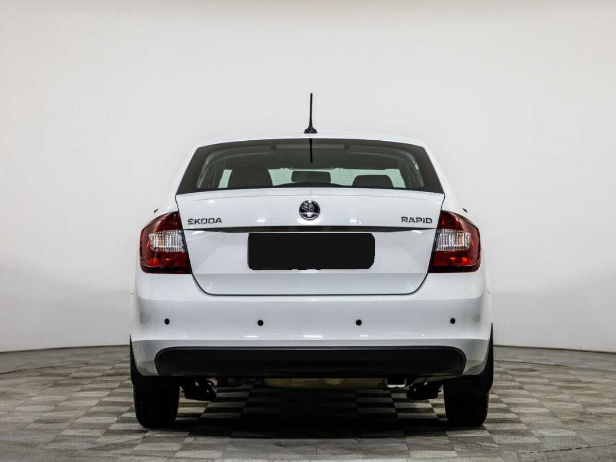 Skoda Rapid с пробегом — 2017 год. Фото: #4