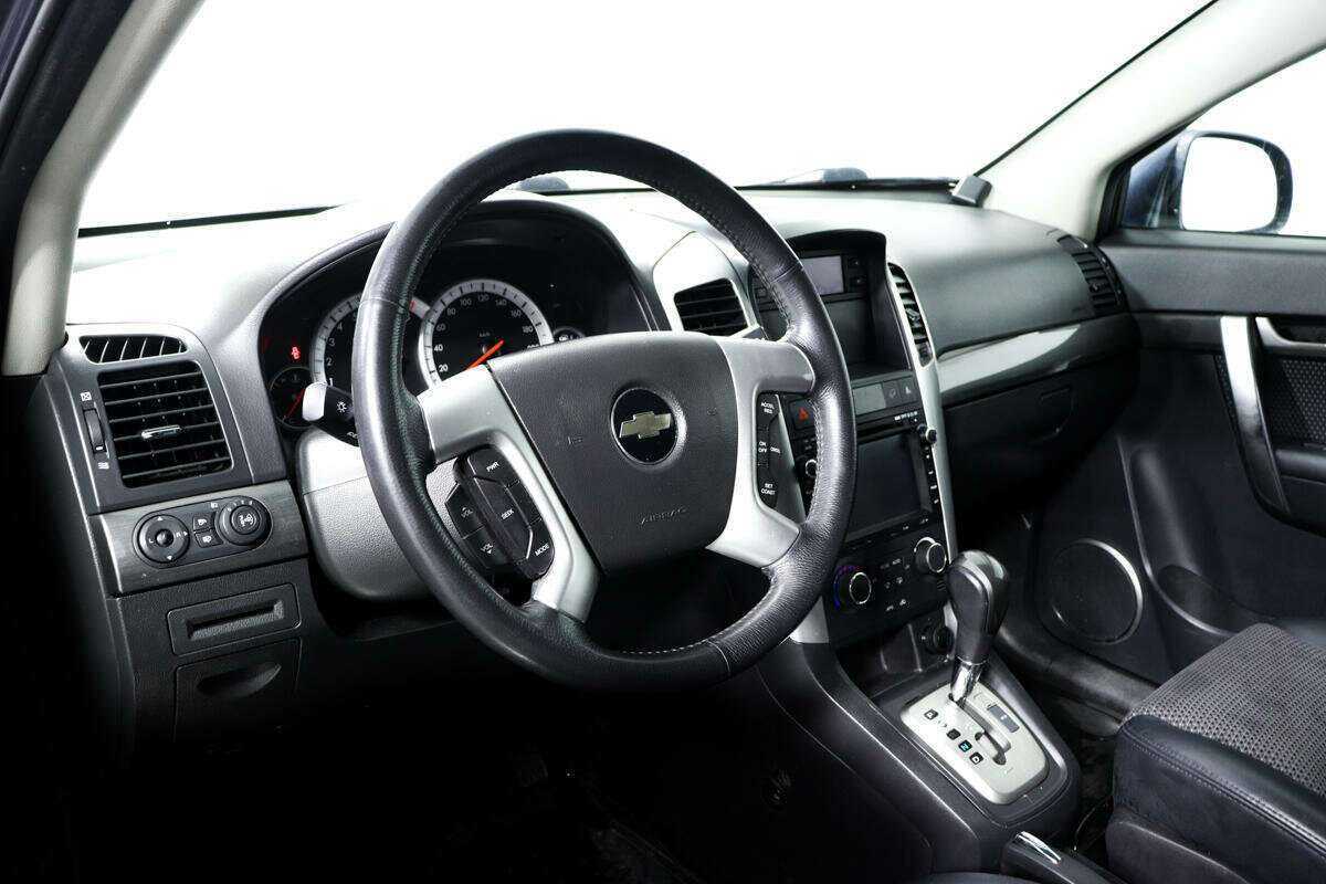 Chevrolet Captiva с пробегом — 2008 год. Фото: #12