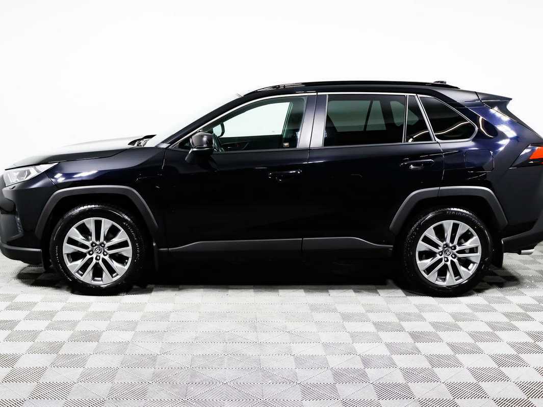 Toyota RAV4 с пробегом — 2021 год. Фото: #7