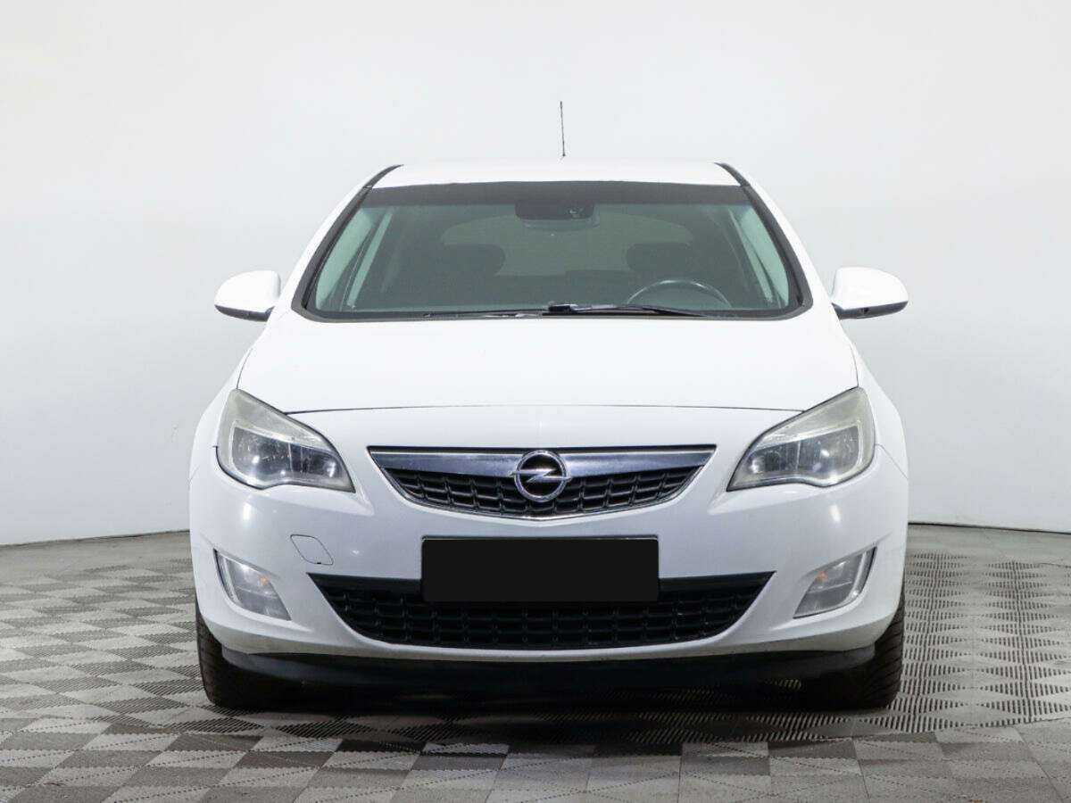 Opel Astra с пробегом — 2010 год. Фото: #1