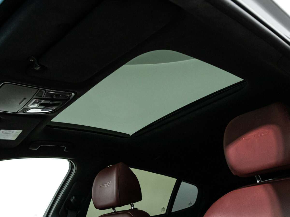 Kia Stinger с пробегом — 2018 год. Фото: #23