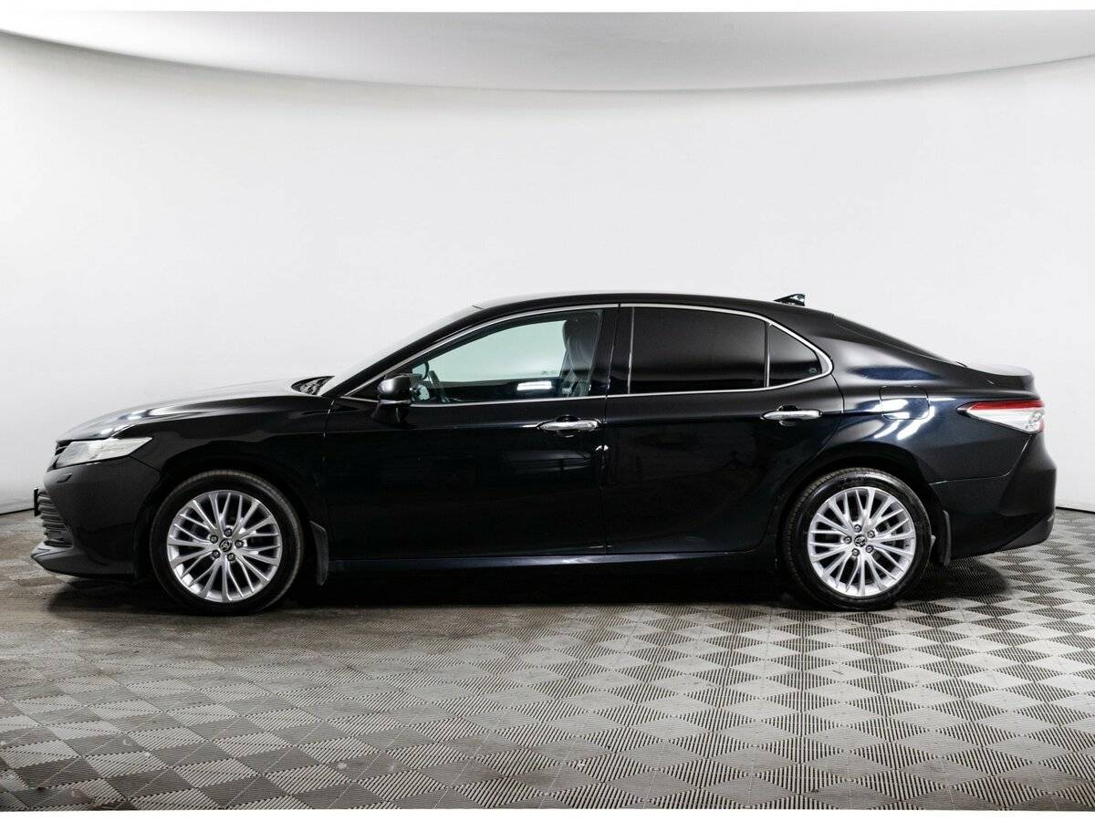 Toyota Camry с пробегом — 2020 год. Фото: #7