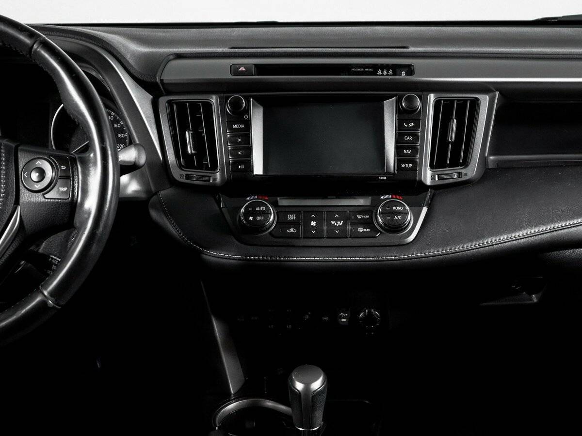Toyota RAV4 с пробегом — 2017 год. Фото: #12