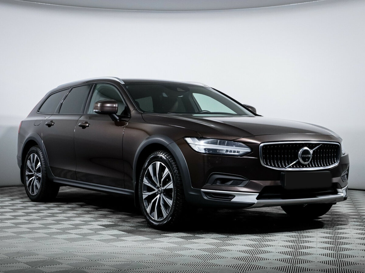 Volvo V90 Cross Country с пробегом — 2021 год. Фото: #2