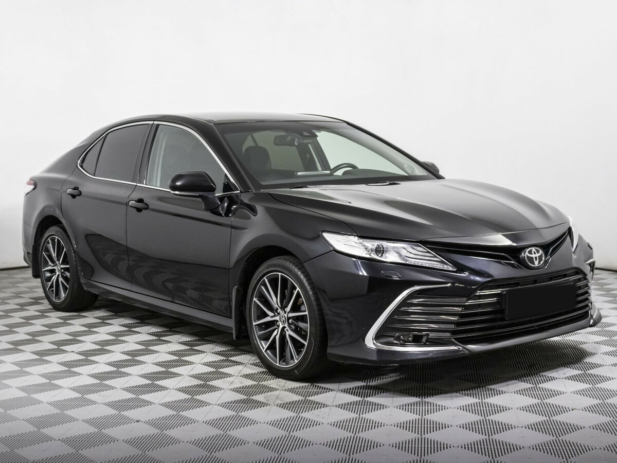 Toyota Camry с пробегом — 2021 год. Фото: #2
