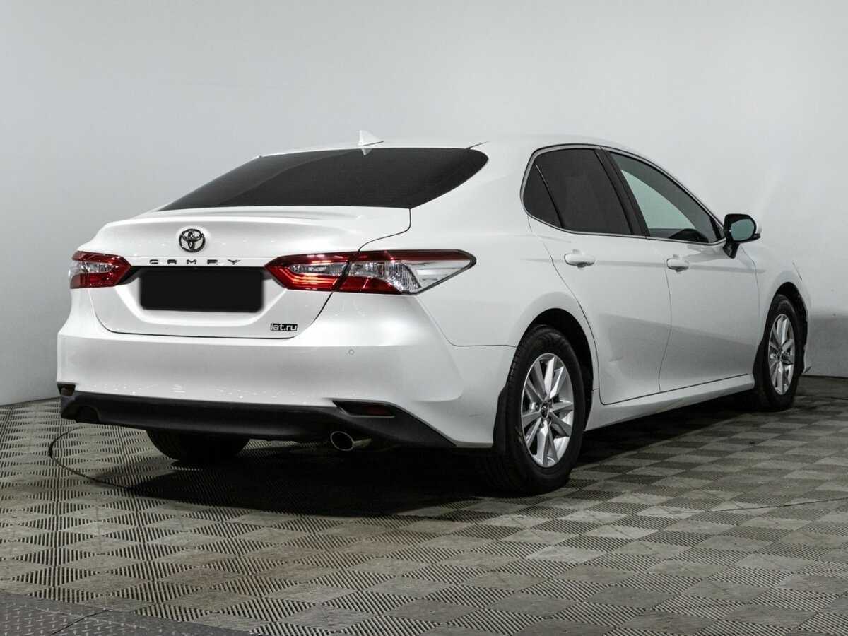 Toyota Camry с пробегом — 2018 год. Фото: #3