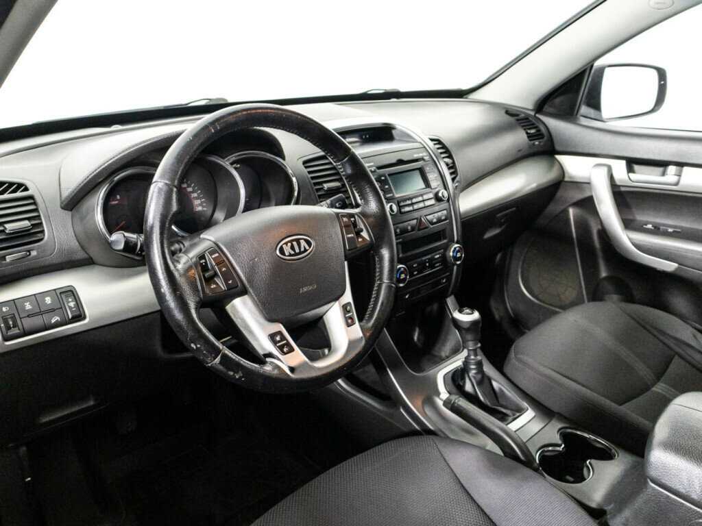 Kia Sorento с пробегом — 2012 год. Фото: #10