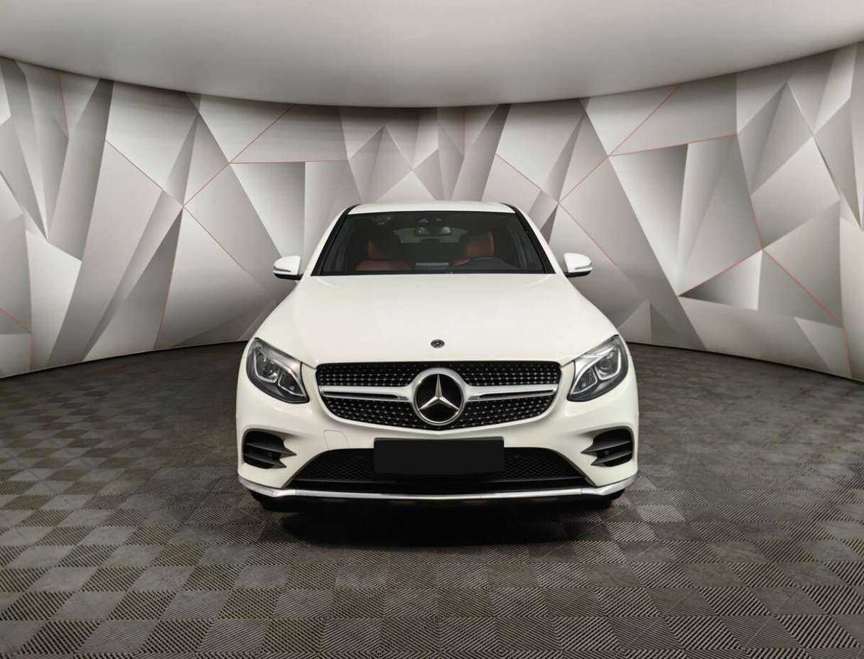 Mercedes-Benz GLC Coupe с пробегом — 2017 год. Фото: #6
