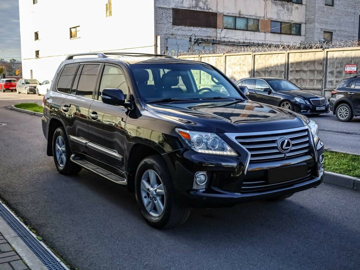 Lexus LX с пробегом — 2012 год. Фото: #2