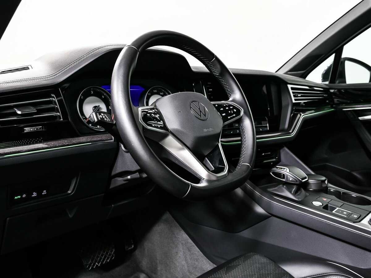 Volkswagen Touareg с пробегом — 2021 год. Фото: #12
