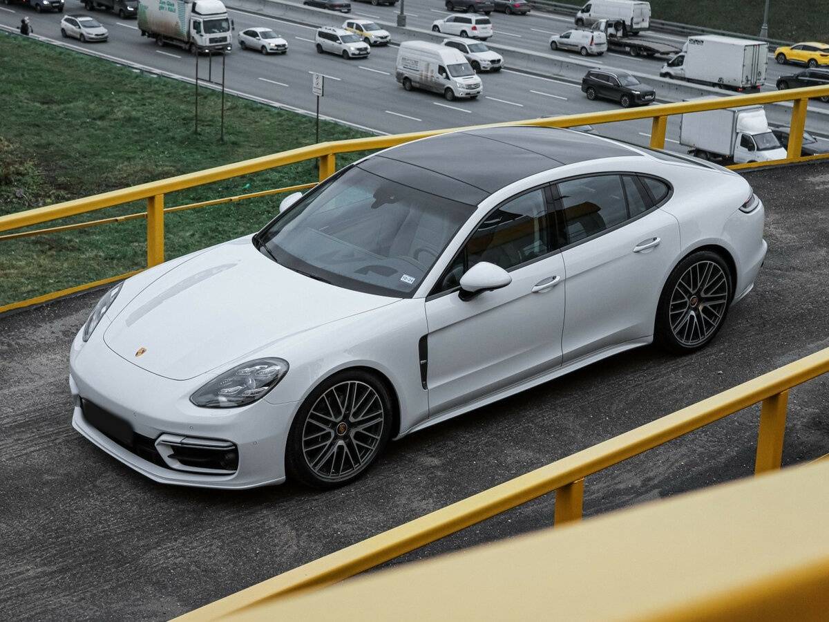 Porsche Panamera с пробегом — 2022 год. Фото: #4