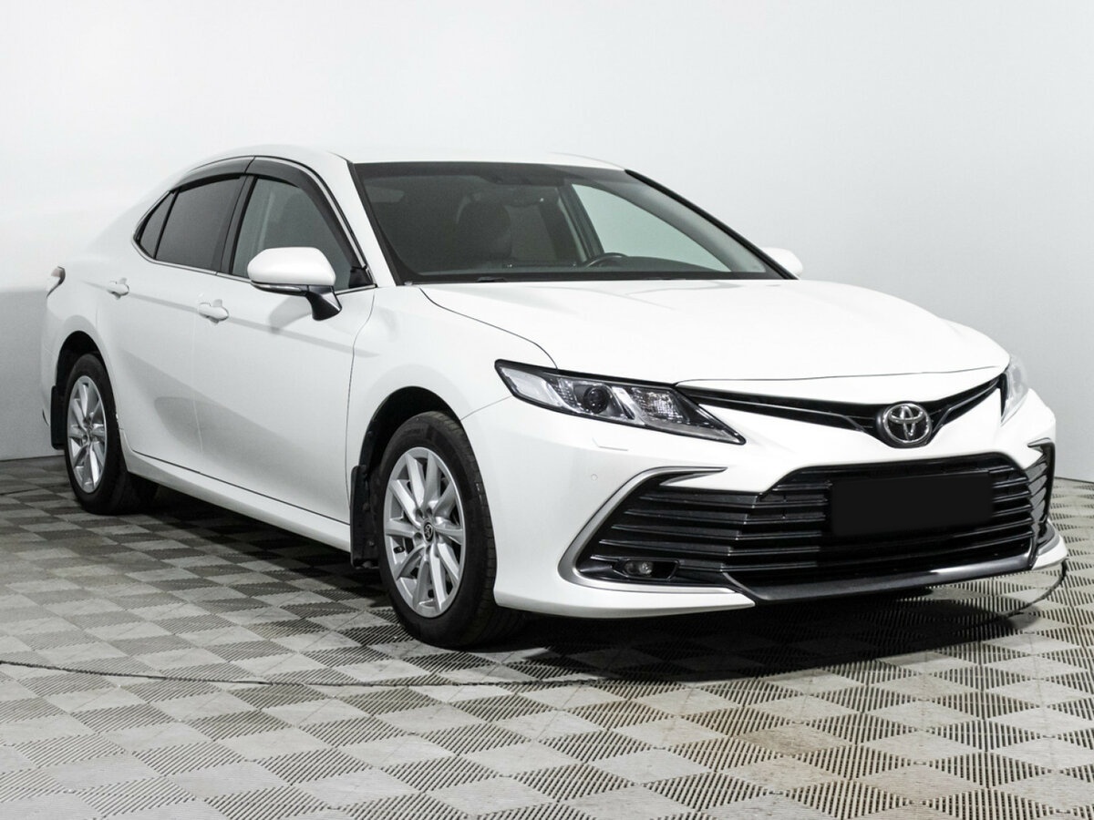 Toyota Camry с пробегом — 2022 год. Фото: #2