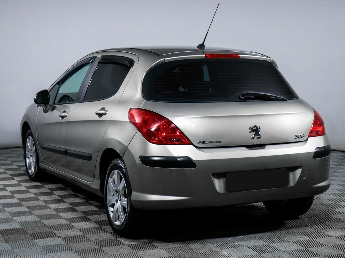 Peugeot 308 с пробегом — 2011 год. Фото: #5