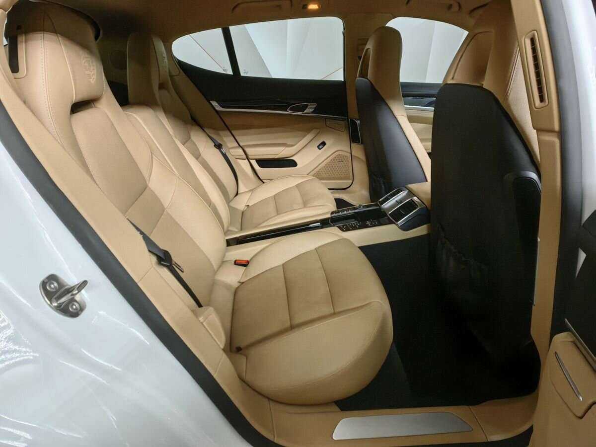 Porsche Panamera с пробегом — 2015 год. Фото: #11