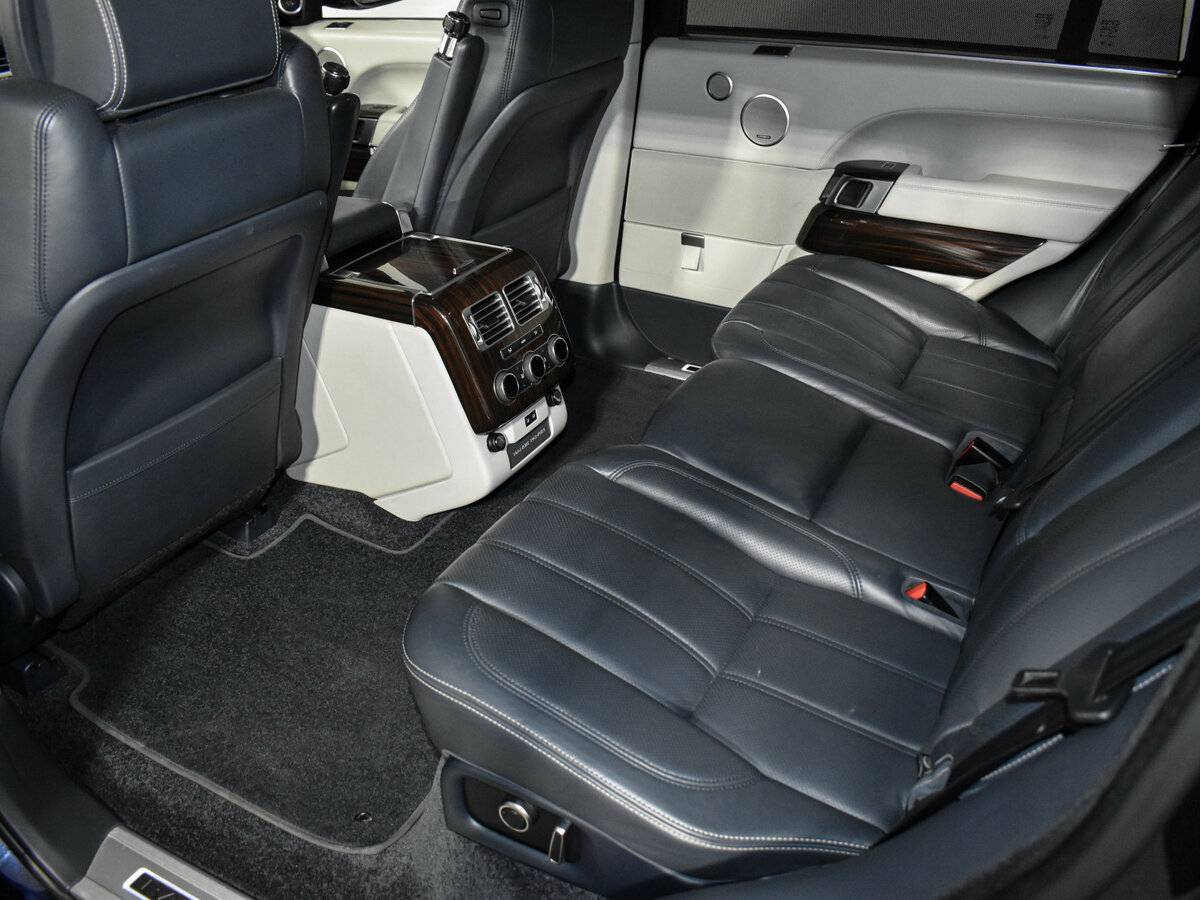 Land Rover Range Rover с пробегом — 2017 год. Фото: #12