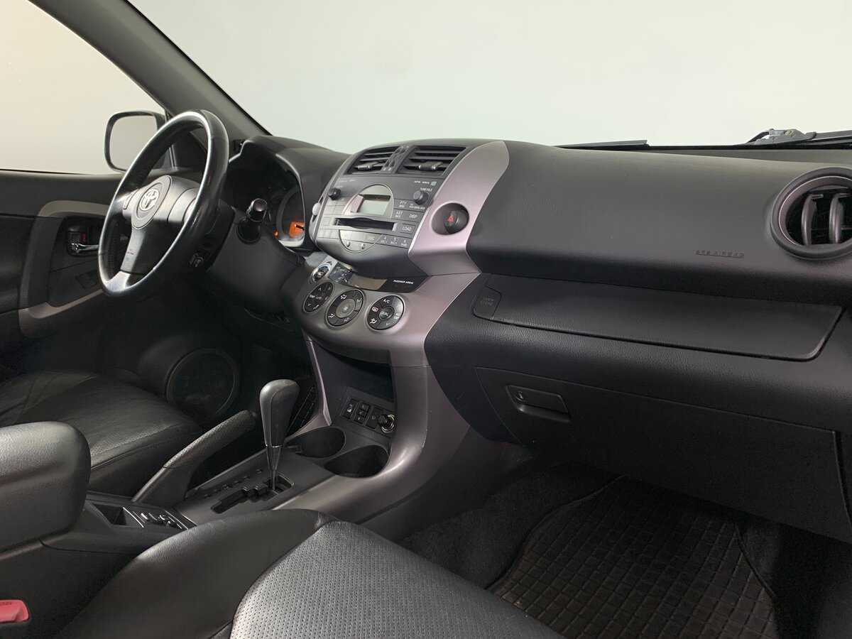 Toyota RAV4 с пробегом — 2006 год. Фото: #12