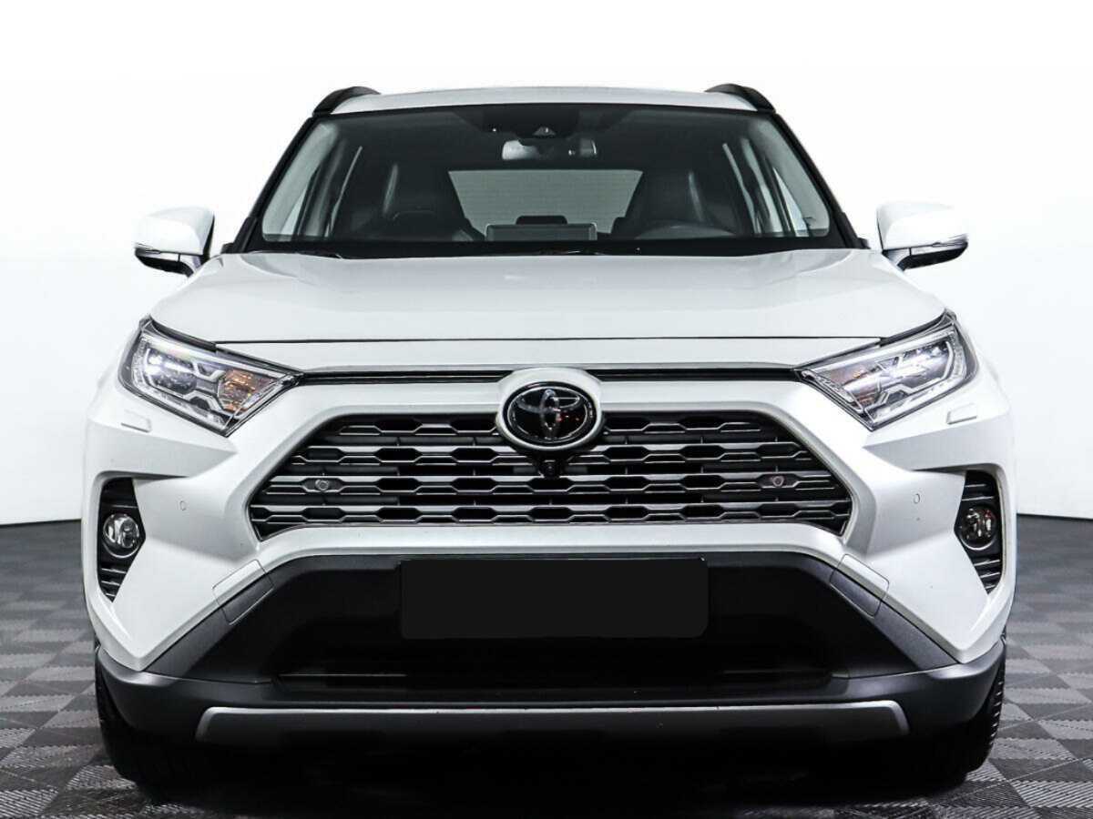 Toyota RAV4 с пробегом — 2021 год. Фото: #1