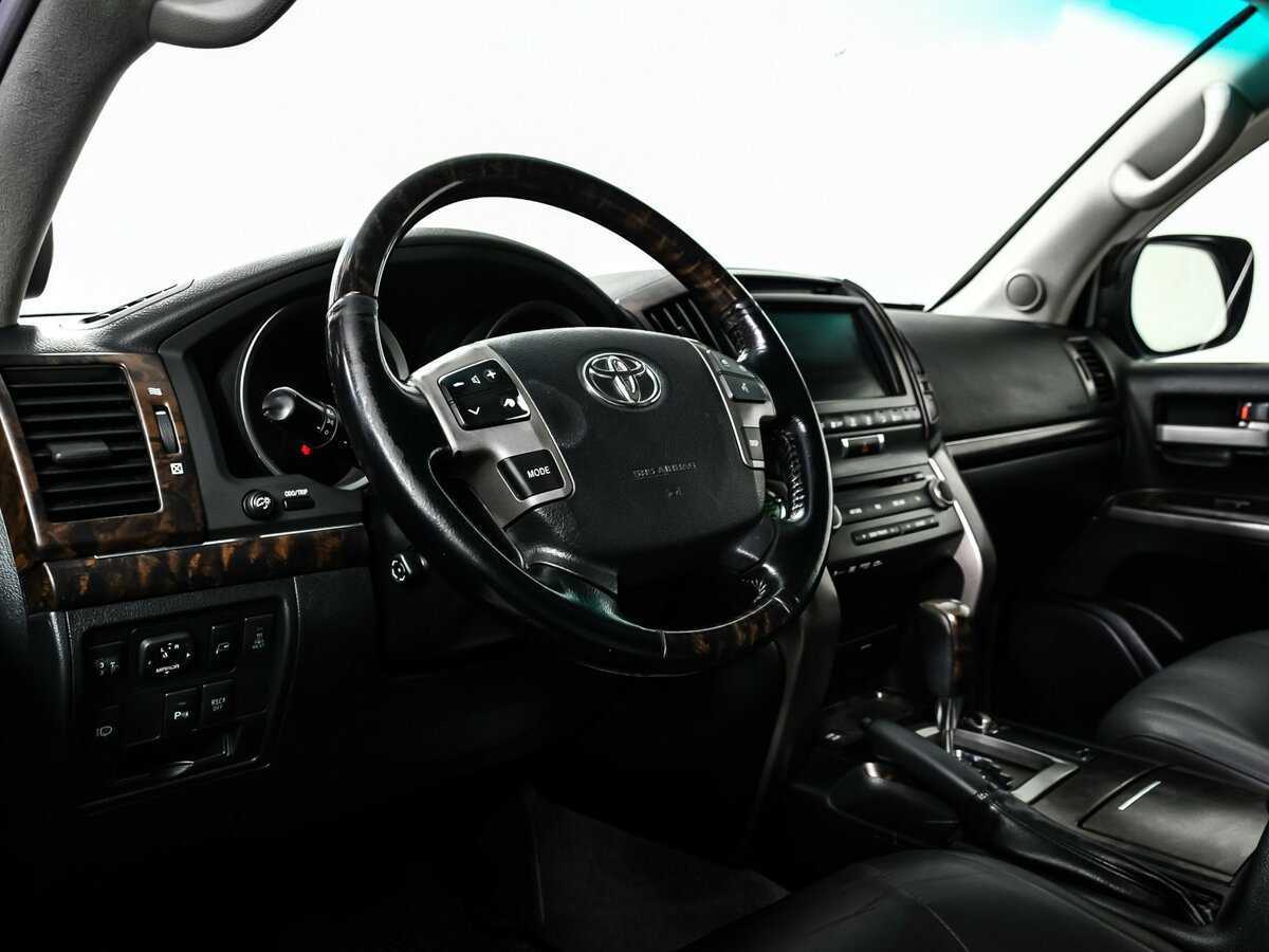 Toyota Land Cruiser с пробегом — 2010 год. Фото: #12
