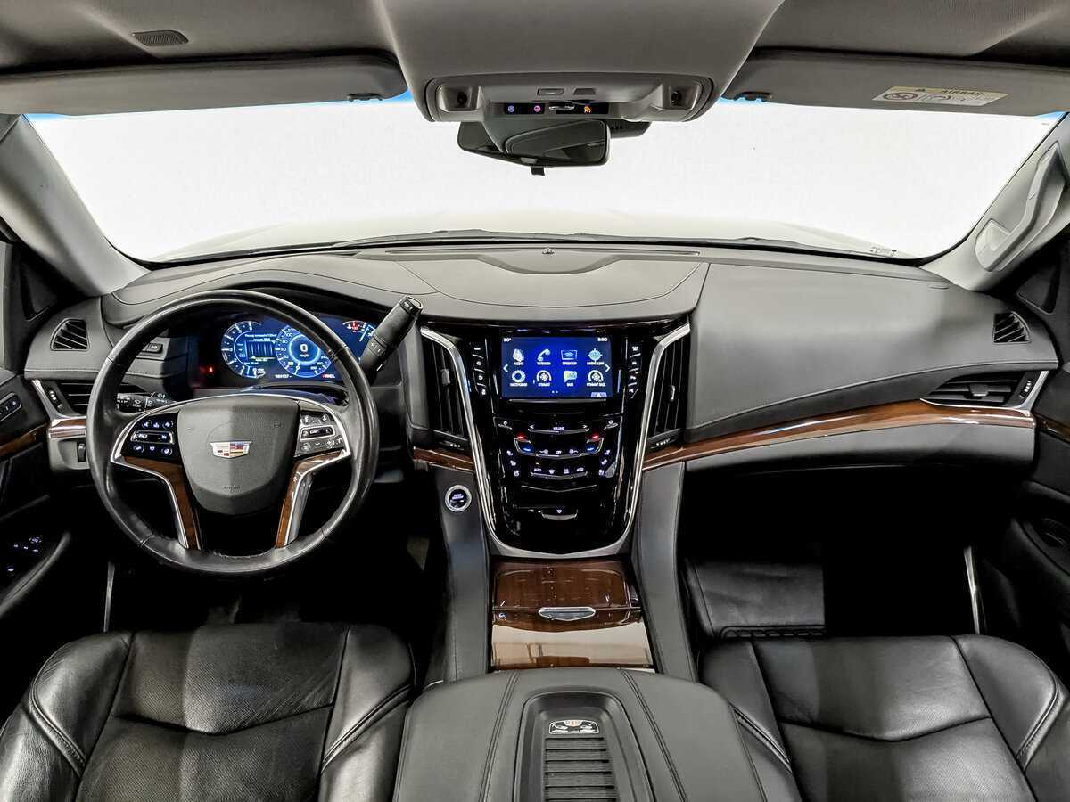 Cadillac Escalade с пробегом — 2018 год. Фото: #13