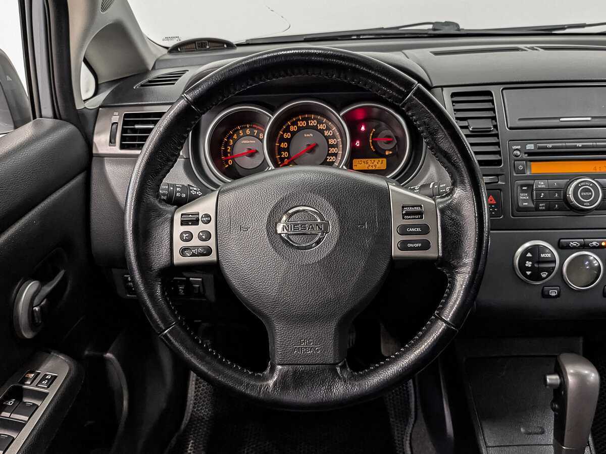 Nissan Tiida с пробегом — 2008 год. Фото: #20