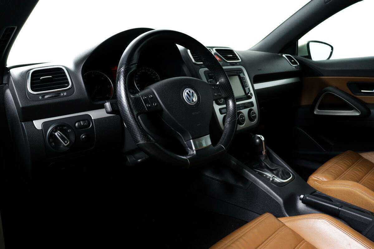 Volkswagen Scirocco с пробегом — 2009 год. Фото: #11