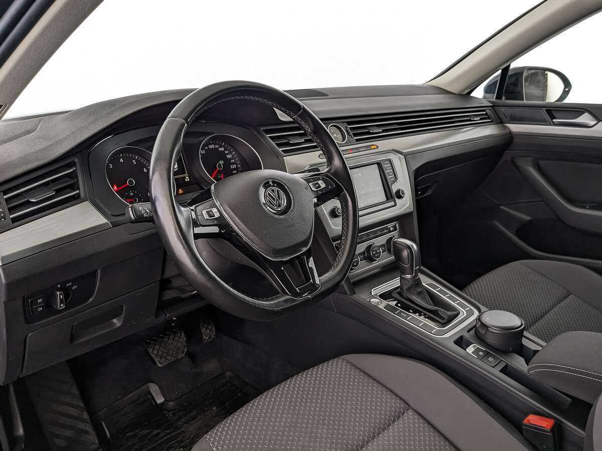 Volkswagen Passat с пробегом — 2016 год. Фото: #9